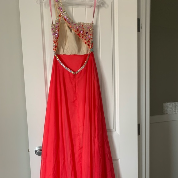 Beautiful Grad Dress - Picture 4 of 6